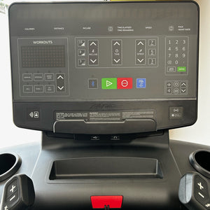 Life Fitness Club Series+ Treadmill - Black — [Display Model]