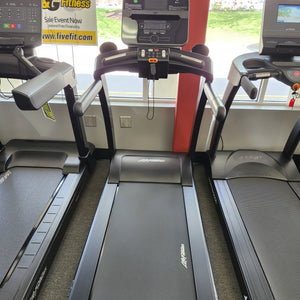 Life Fitness Run CX Treadmill — [Display Model]