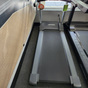Life Fitness T3 Treadmill With Track Connect Console — [Display Model]